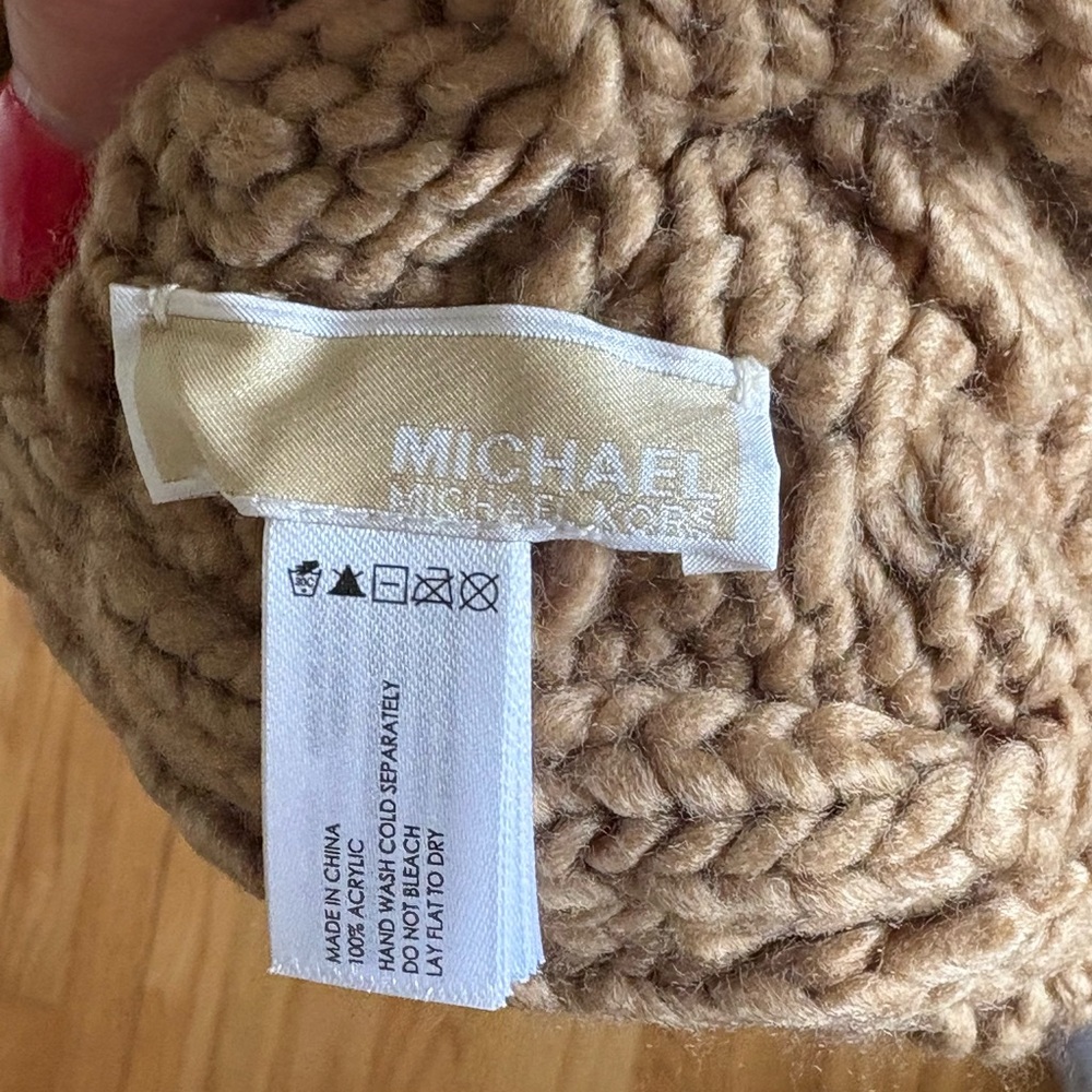 Michael Kors Cable Knit Tan Cap - Picture 4 of 4